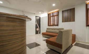 OYO 9719 Hotel Relax Inn