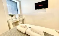 Apartment Twelve Hotels in 