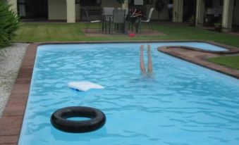 Captains Quarters Motor Inn
