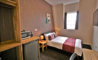 Central Hotel Gloucester by Roomsbooked