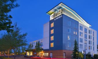 Aloft Portland Airport at Cascade Station