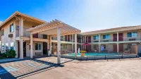 Best Western Hanford Inn - Swimmingpools