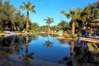Le Relais de Marrakech - สระว่ายน้ำแบบอินฟินิตี้