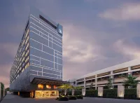 古瓦哈蒂GS路諾富特酒店 酒店