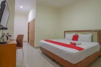 RedDoorz Near Ipdn 2 Hotels in Majalaya