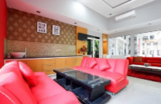 RedDoorz Near Solo Square 3