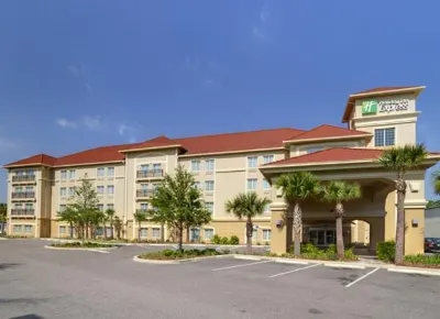 Holiday Inn Express TAMPA N I-75 - UNIVERSITY AREA by IHG Hotels near Busch Gardens
