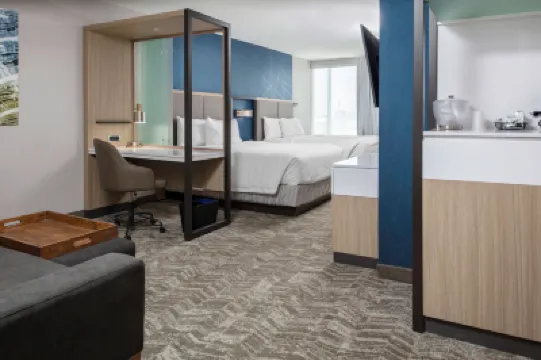 SpringHill Suites Kansas City Airport Hotels in May