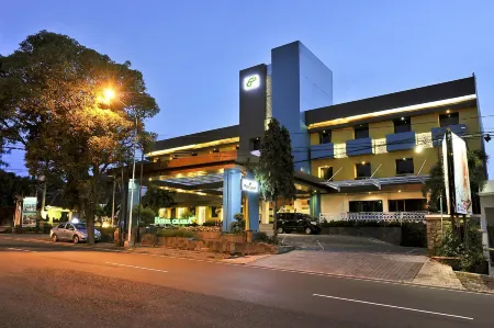 Hotel Grasia Semarang Отели в г. Gajahmungkur