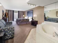 Super 8 by Wyndham Niagara Falls by the Falls Hotels near Thompson Point