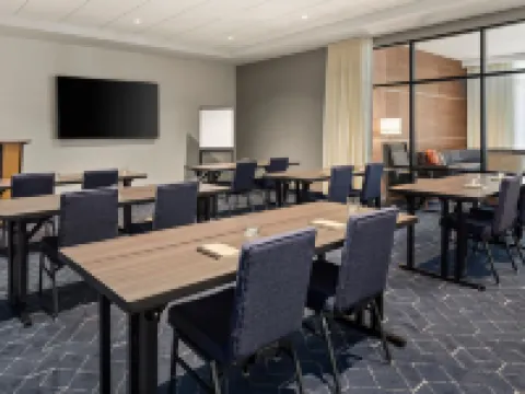 Courtyard Owatonna Downtown Hotel di Owatonna