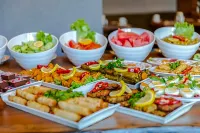 多魯克帕拉斯飯店 - 早餐