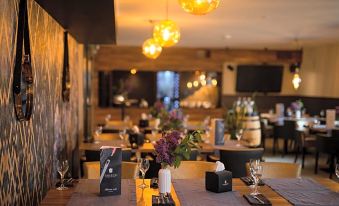 Hotel & Restauracja Gniecki - Housity