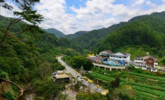 Gapyeong Shinbi Kids Pool Villa