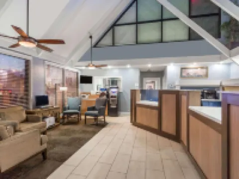 เดย์สอินน์ บายวินด์แฮม โคโค่บีช พอร์ตคานาเวอรัล โรงแรมในโคโค่บีช