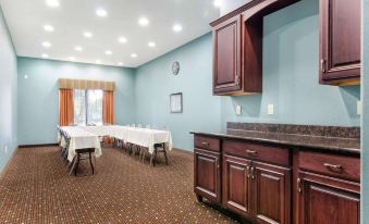 Comfort Suites Topeka Northwest