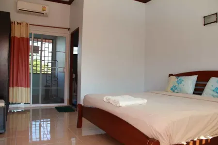 Big House Hotel Отели рядом с достопримечательностью «Wat Don Chan»