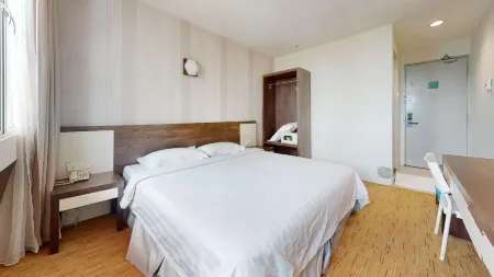 De Spring Hotel