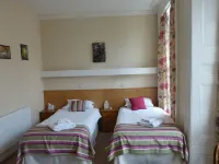 Harry's Hotel & Restaurant Hotel di Tirymynach