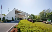 Iris Hotel Cape Cod Hotels near Old Silver Beach