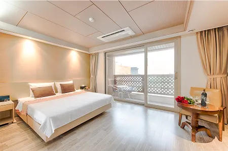 Andong Richell Hotel Отели рядом с достопримечательностью «Dosanseowon Confucian School»