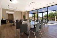 Hilton Garden Inn Anaheim Resort - breakfast