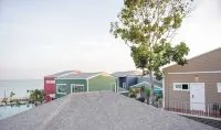 Seaman Resort Hotels near Chaosamran Beach