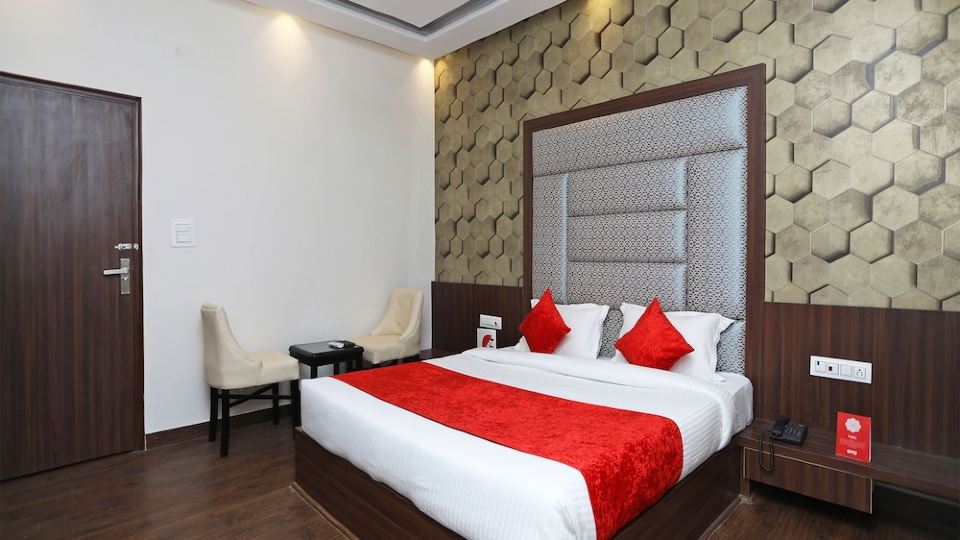 Capital O 2616 Hotel Golden Sand