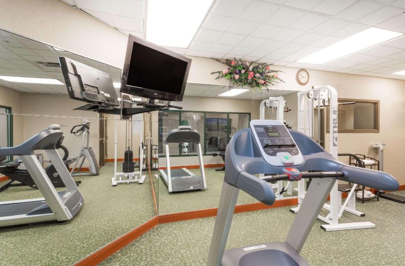 Wingate by Wyndham - Orlando International Airport photo 4