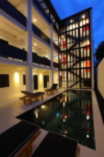 99 the Gallery Hotel