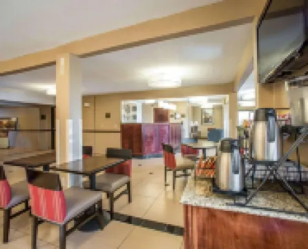 Quality Inn & Suites Boonville - Columbia