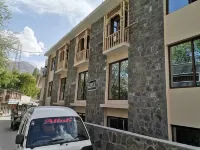 Hilltop Hotel Hunza