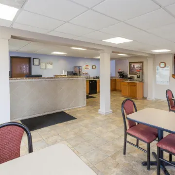 Super 8 by Wyndham Michigan City Отели в г. Кулспринг Тауншип