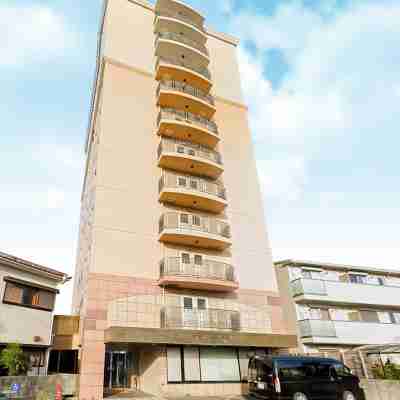 ホテルクラウンヒルズ豊川（BBHホテルグループ） Hotel Exterior