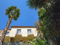 Hôtel le Chardon Bleu Hotels in Sainte-Maxime
