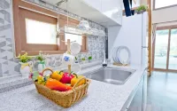 Sacheon Bitobada Pension Hotels near 비토섬신우리조트 글램핑N카라반