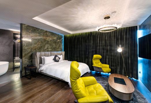 Baiton HotelOver view