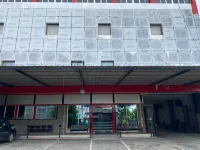 RedDoorz at Brizky Hotel Palu