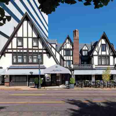 Seven Gables Inn, St. Louis West, a Tribute Portfolio Hotel Hotel Exterior