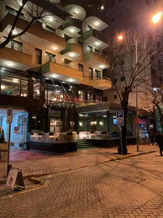 地拉那水療大酒店