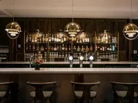 Hilton Brussels Grand Place - ที่มีบาร์