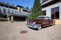4 Pory Roku Resort Sauna & Spa - parking
