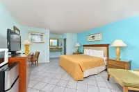 Travelodge by Wyndham Venice Hotels in Venice