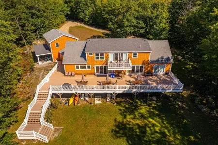 Deck House Limit 25 7 Bedroom Villa by Redawning