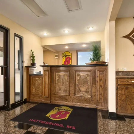 Super 8 by Wyndham Hattiesburg North/University Area