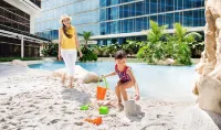 The Trans Luxury Hotel Bandung - familiares