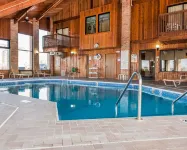Quality Inn - Pools