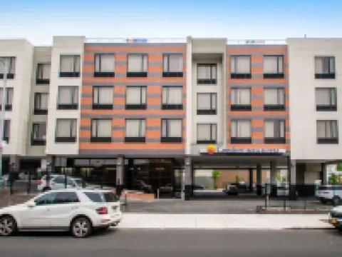 舒適套房飯店-近體育場 阿波羅劇院附近的飯店