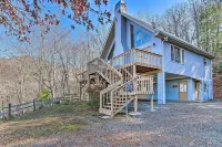 Family-Friendly Murphy Cabin w/ Deck & Fire Pit! - 3 stjerner