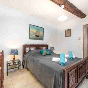 Rue de la Pompe Rooms